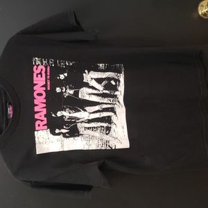 EUC Official 1234Ramones.com - Rocket to Russia T-shirt. Size Medium